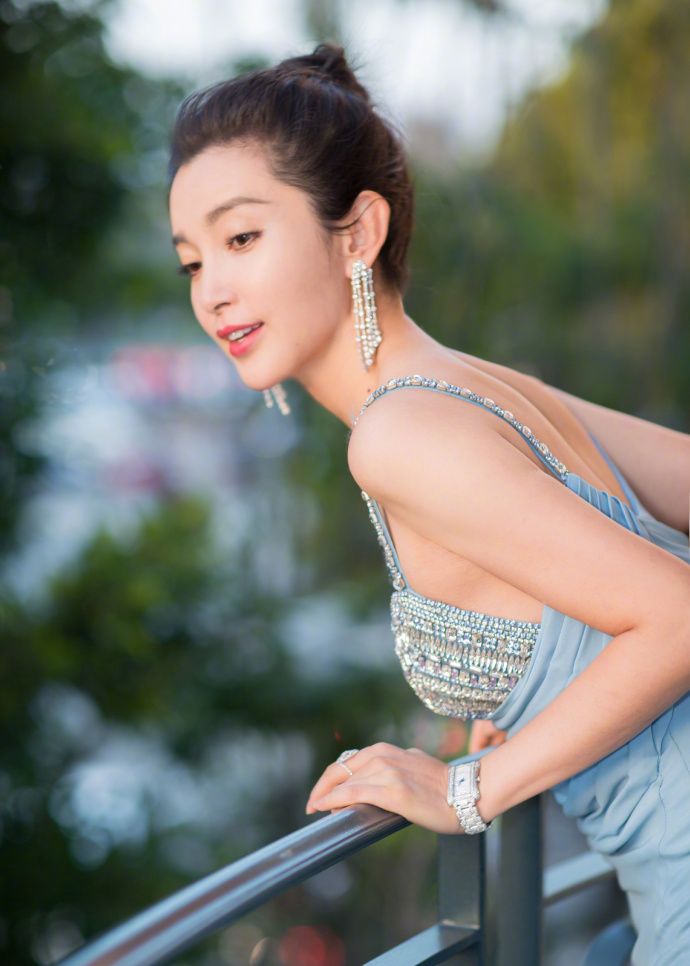 高清黑龙江省哈尔滨市无常女演员黑色迷人李冰冰美女明星高雅大气写真图片(二)图片
