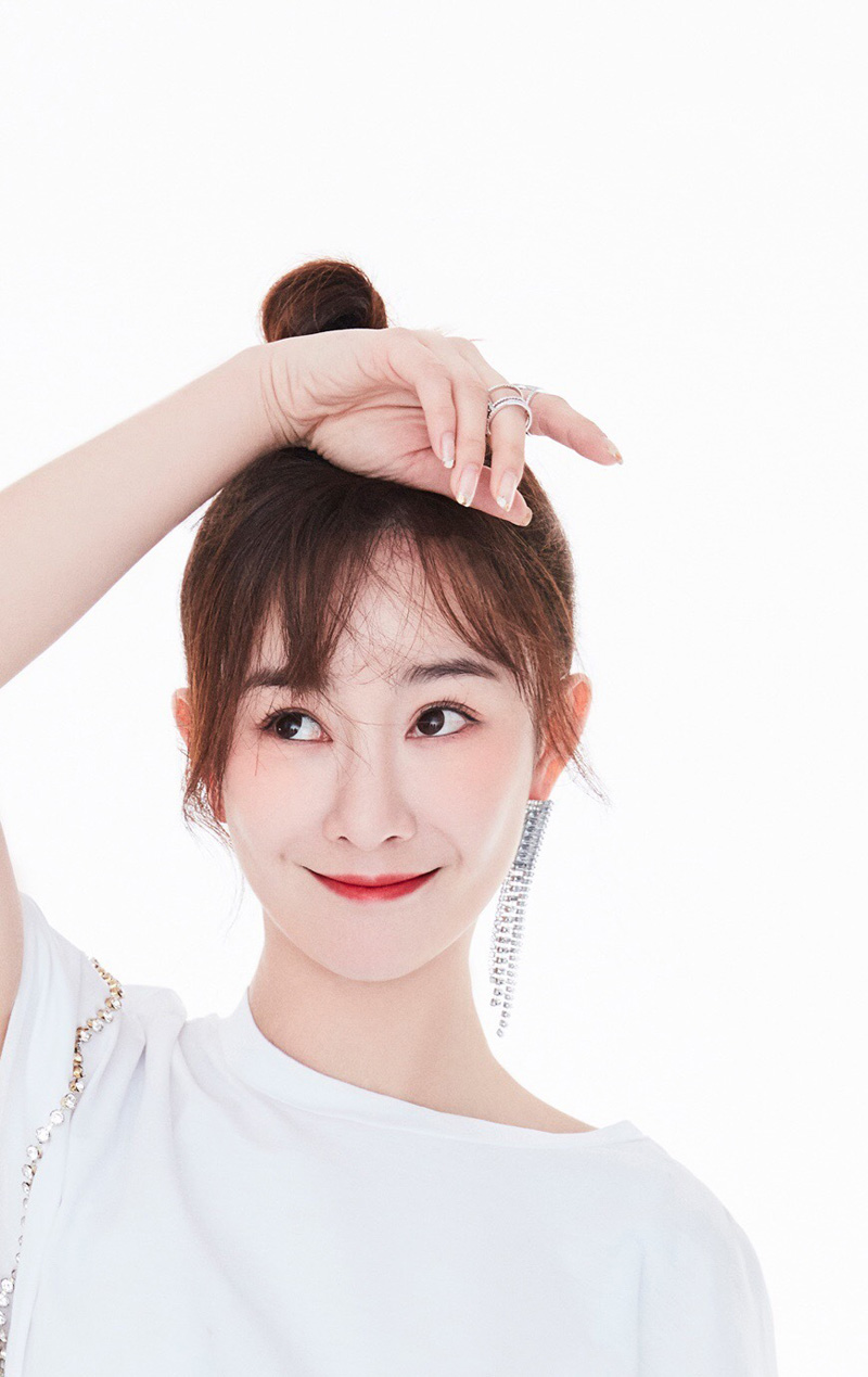 张檬轻熟女写真 婉约大气知性美图片