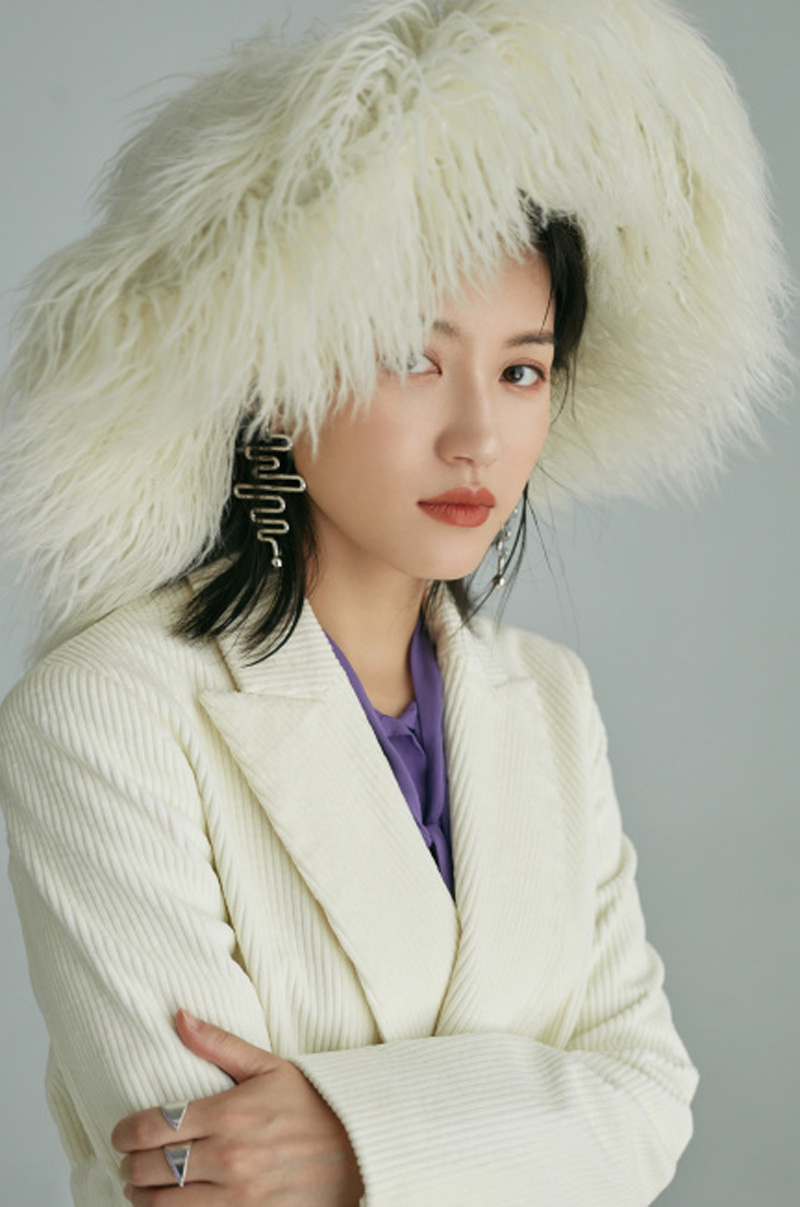 高清湖南衡阳美女气质美女苏青白色系珠宝写真图片图片