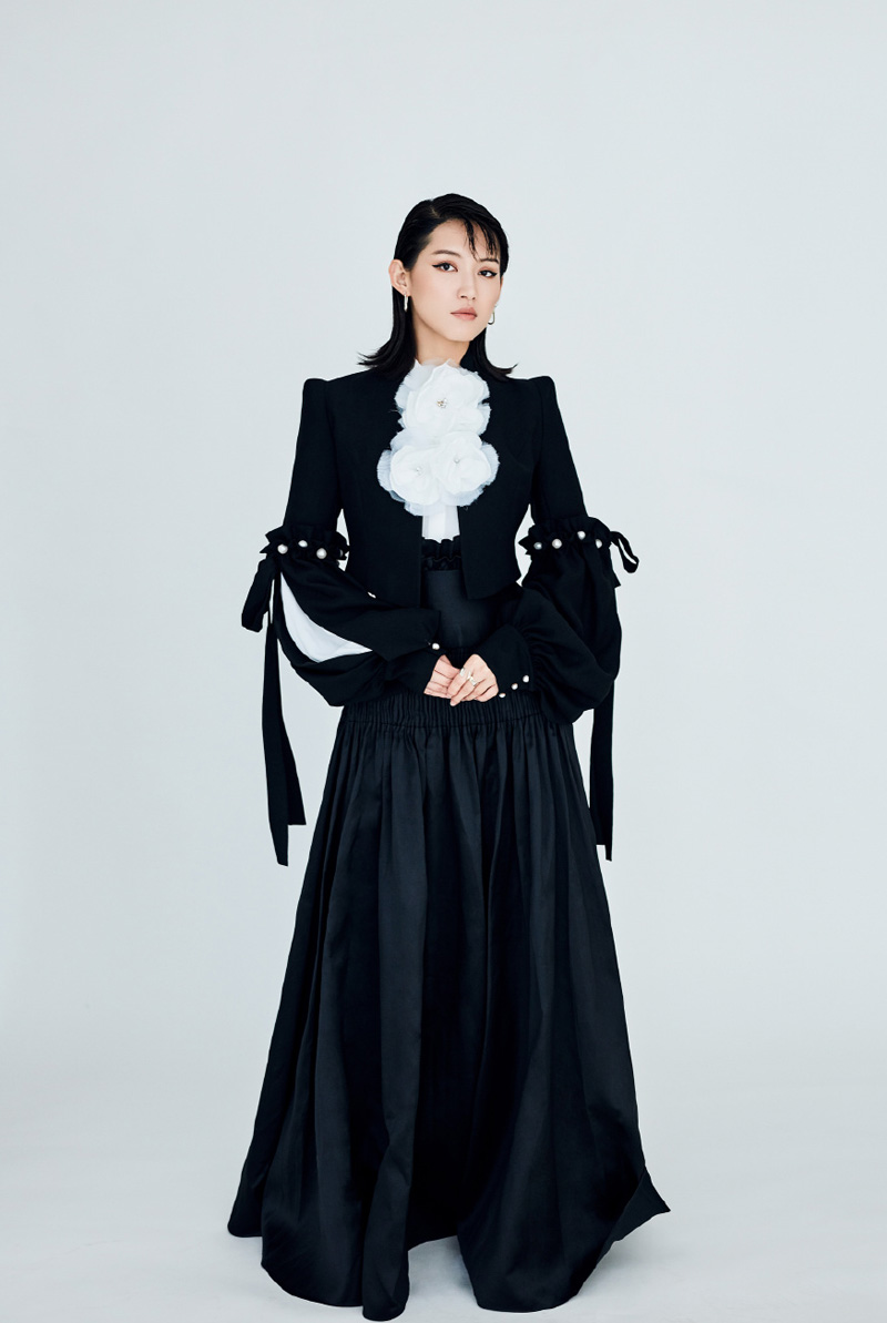 高清湖南衡阳美女气质美女苏青白色系珠宝写真图片图片
