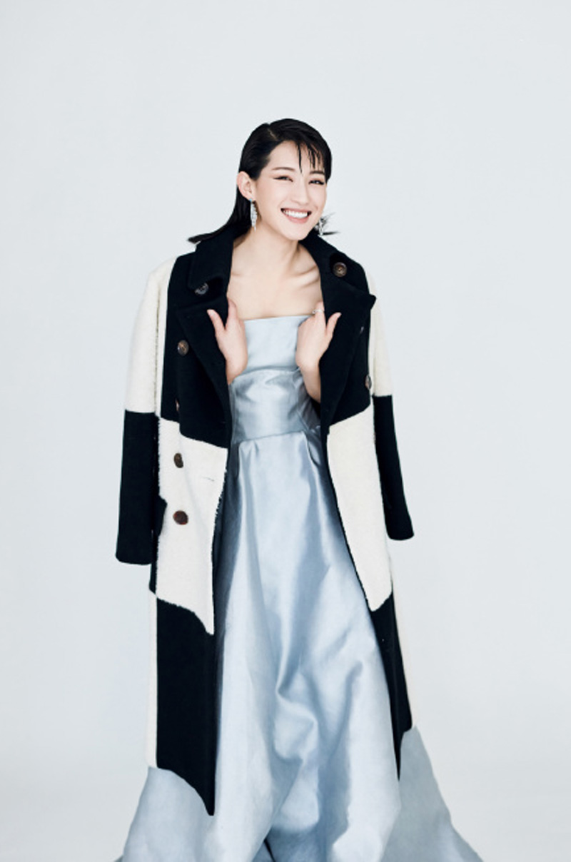 高清湖南衡阳美女气质美女苏青白色系珠宝写真图片图片