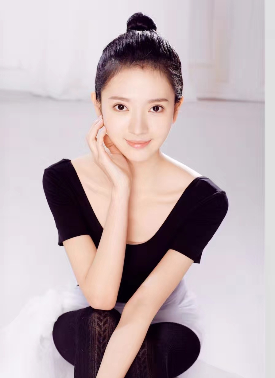 中国内地北京女演员雨婷儿性感写真图片 中国内地北京女演员雨婷儿性感写真图片