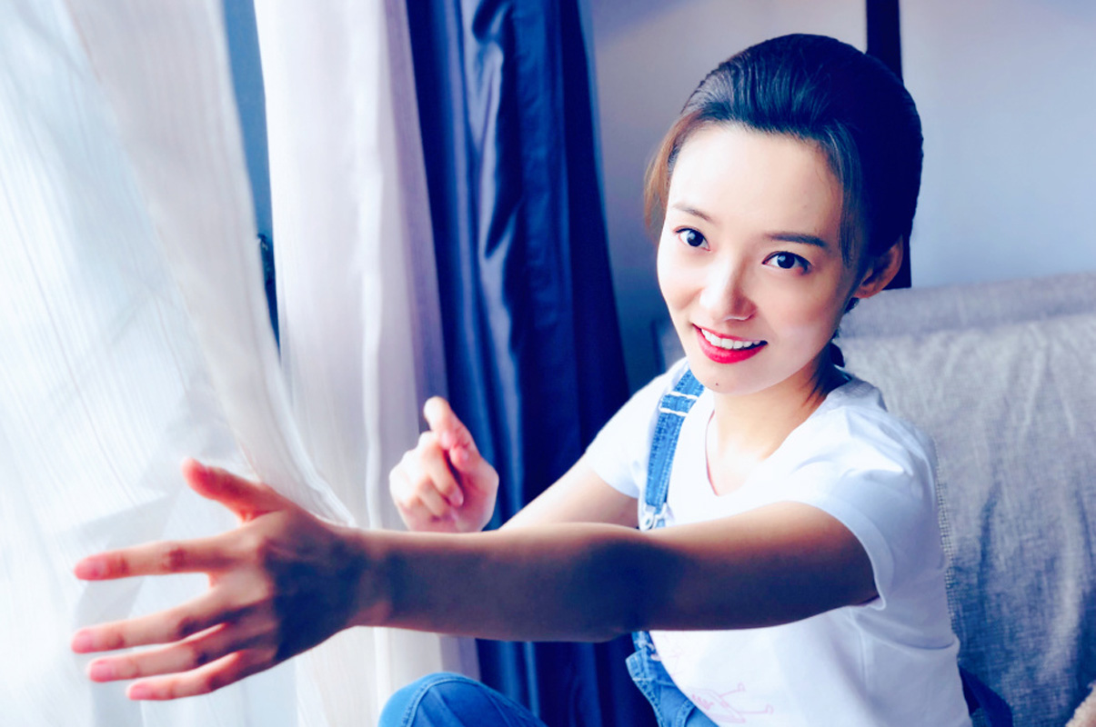 中国内地影视女演员林源活泼可爱写真图片图片