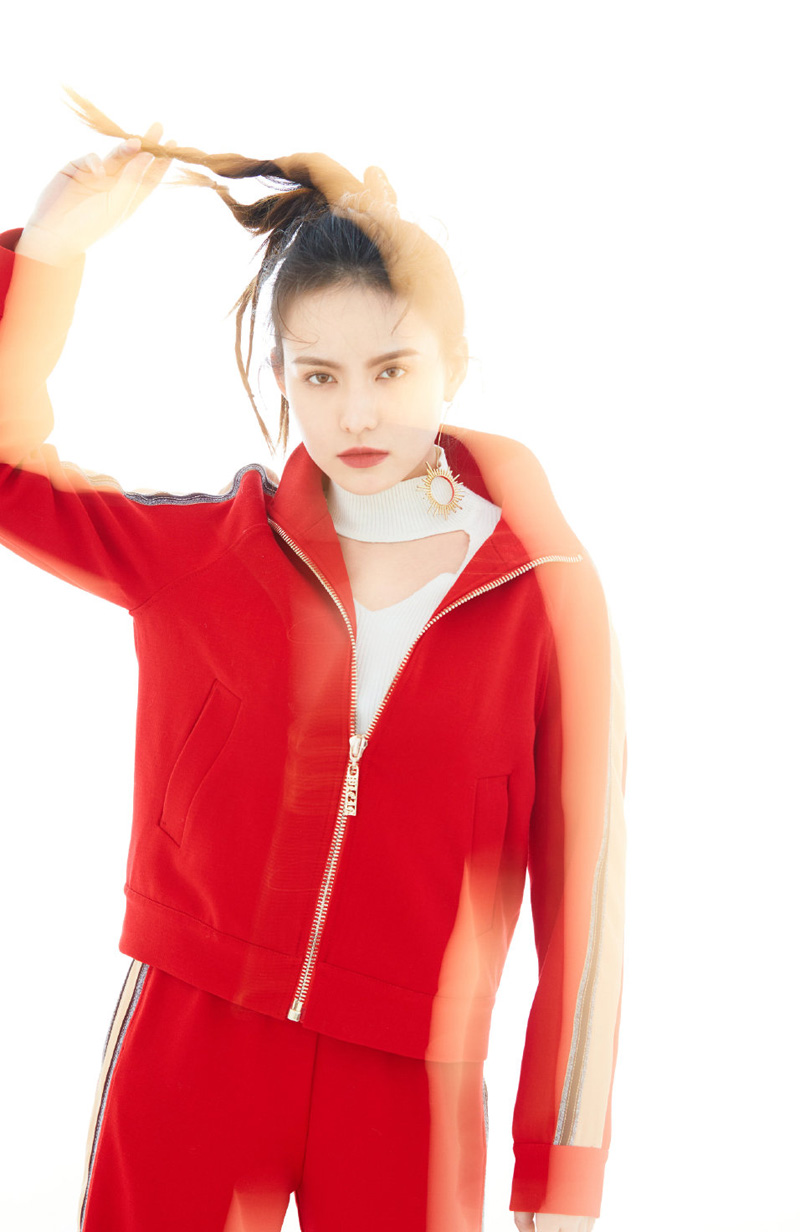 中国内地四川女演员、模特郭子千妩媚写真图片图片