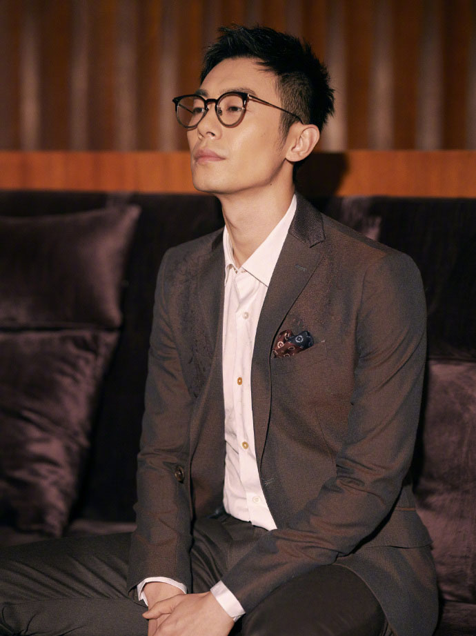 中国大陆江苏省盐城男演员朱亚文微博电影之夜西装图片图片 中国大陆江苏省盐城男演员朱亚文微博电影之夜西装图片图片