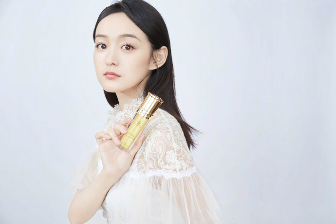 高清中国内地女演员平面模特何泓姗唯美婚纱写真图片图片