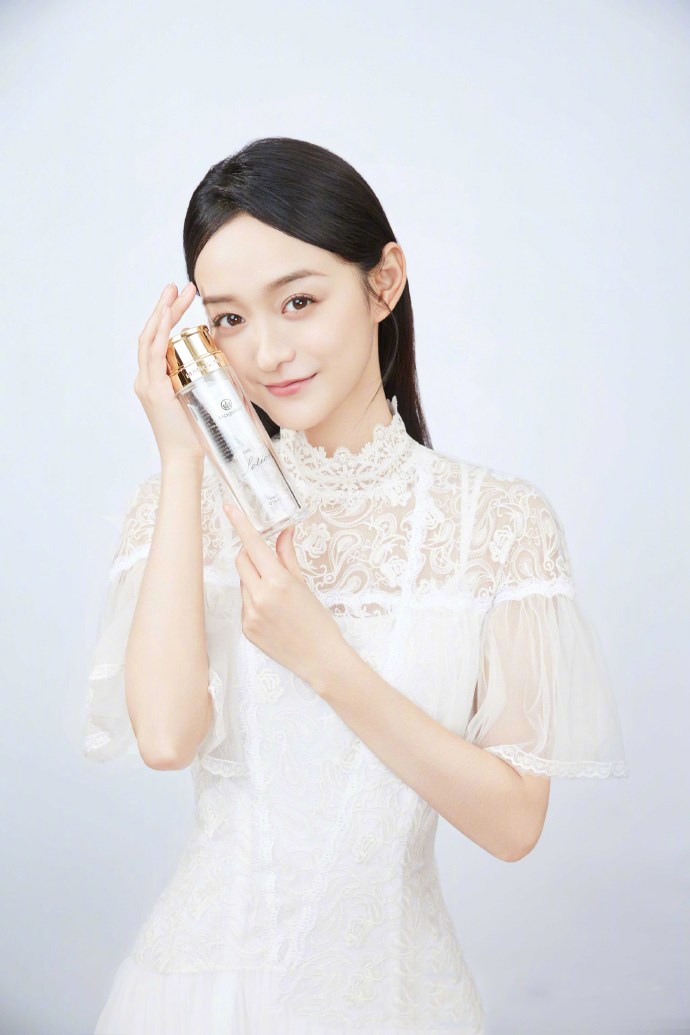 高清中国内地女演员平面模特何泓姗唯美婚纱写真图片图片