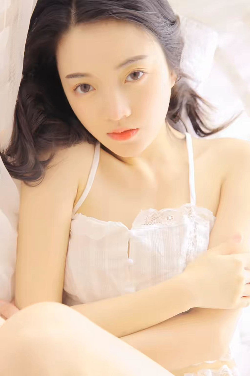 中国北京当代95后女演员小哪吒宋祖儿时尚清新写真桌面壁纸图片 中国北京当代95后女演员小哪吒宋祖儿时尚清新写真桌面壁纸图片