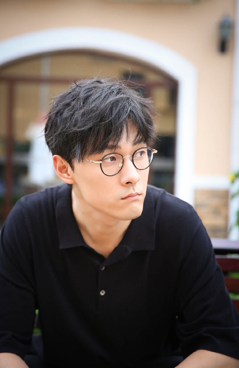 中国大陆山东省滨州男演员张雨剑文艺帅气时尚街拍图片图片 中国大陆山东省滨州男演员张雨剑文艺帅气时尚街拍图片图片