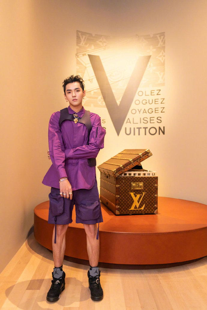 吴亦凡潮流运动风写真图片图片