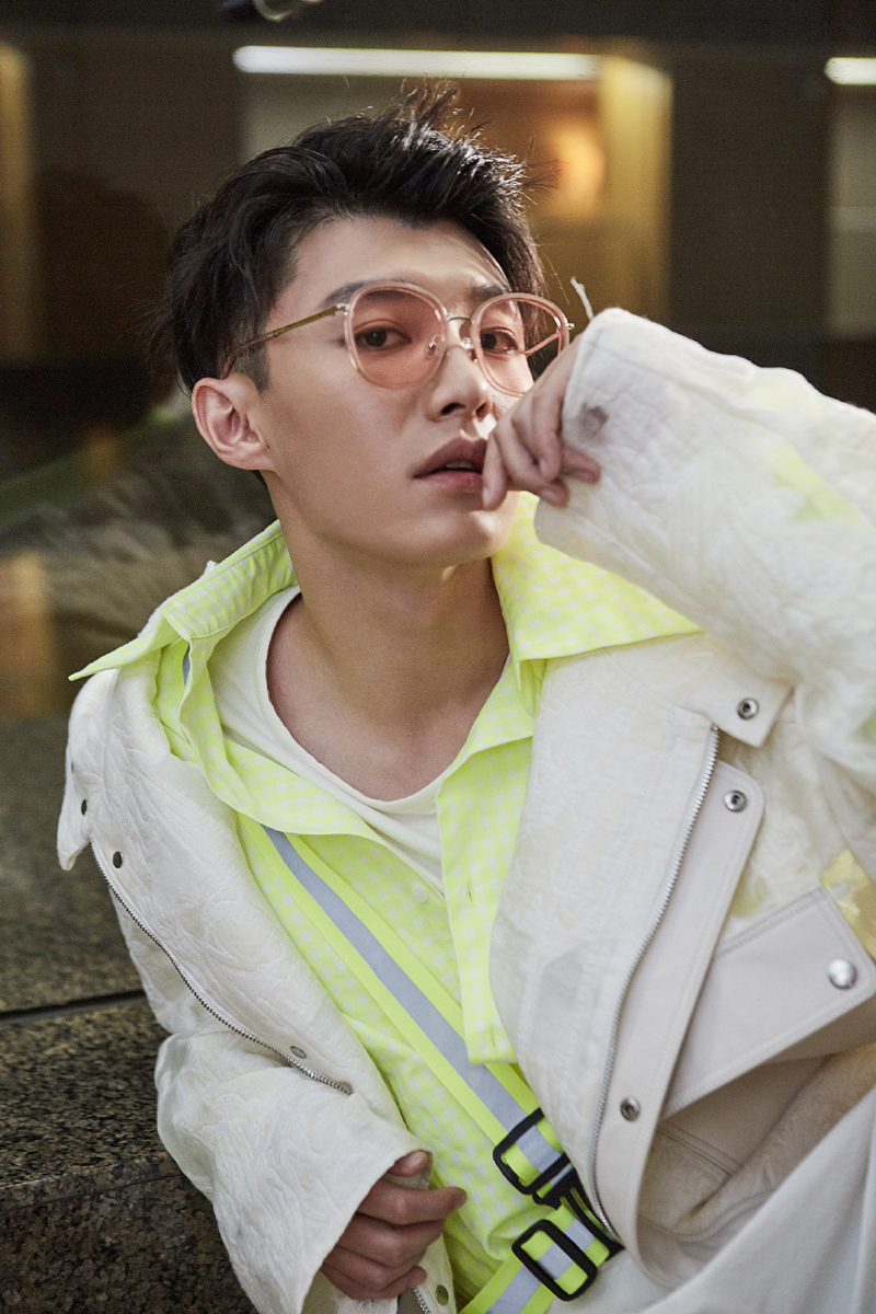 高清北京男明星代旭儒雅帅气写真图片图片