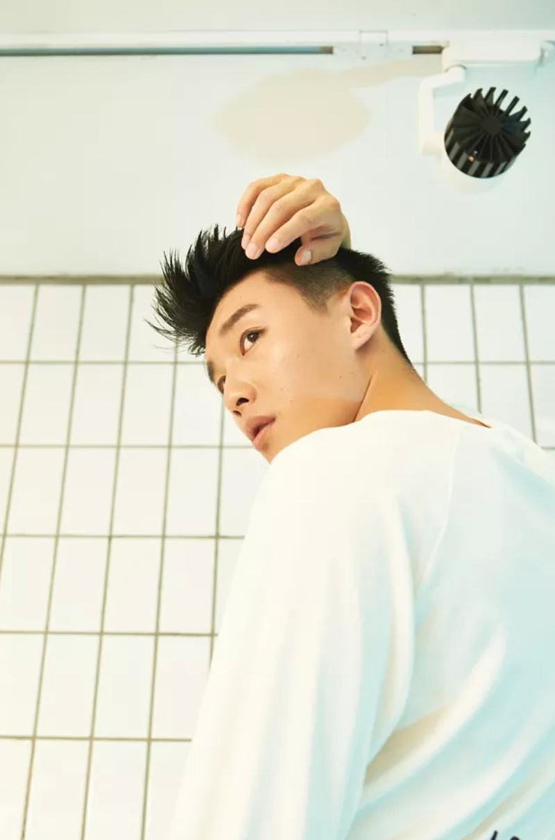 男星代旭图片