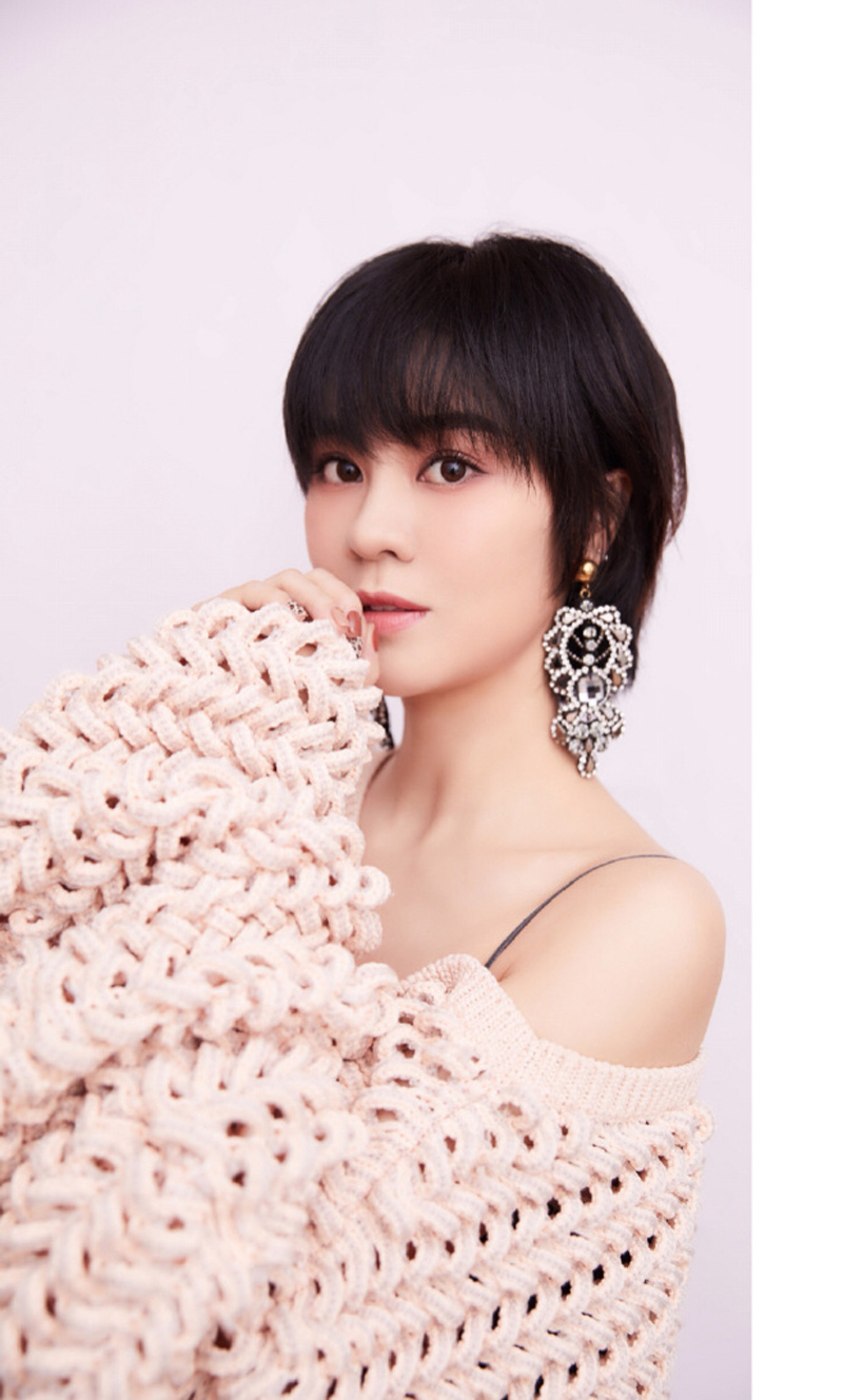 郁可唯图片   郁可唯性感露肩写真图片图片