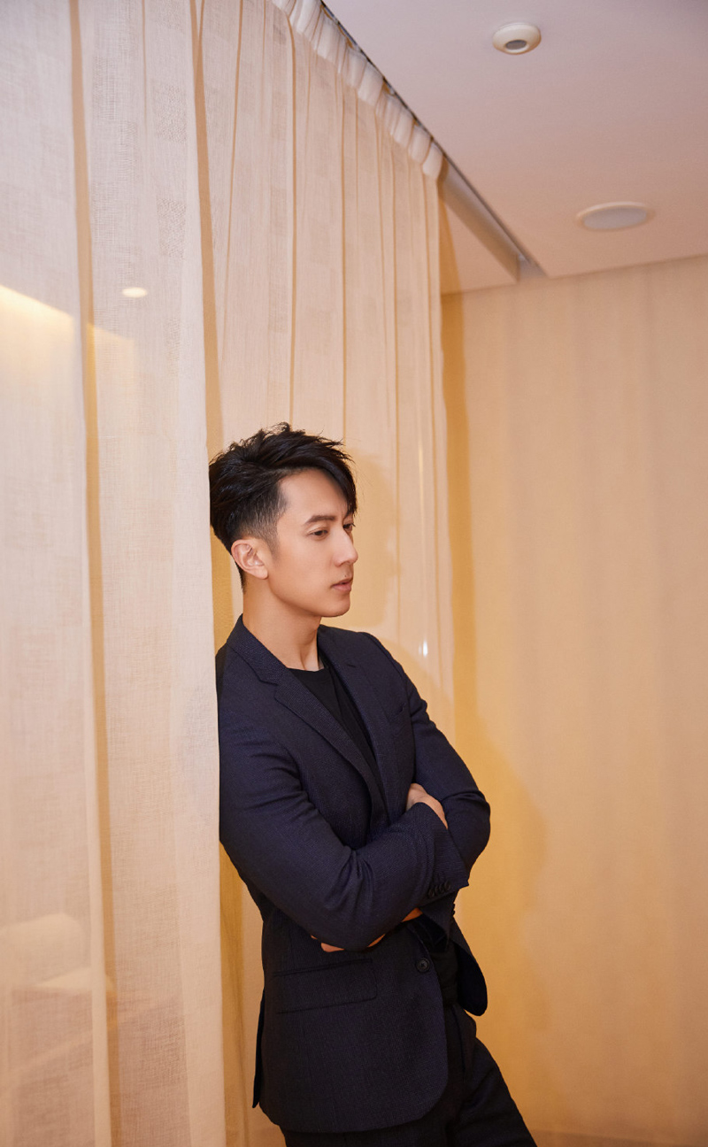 吴尊成熟魅力活动写真图片图片