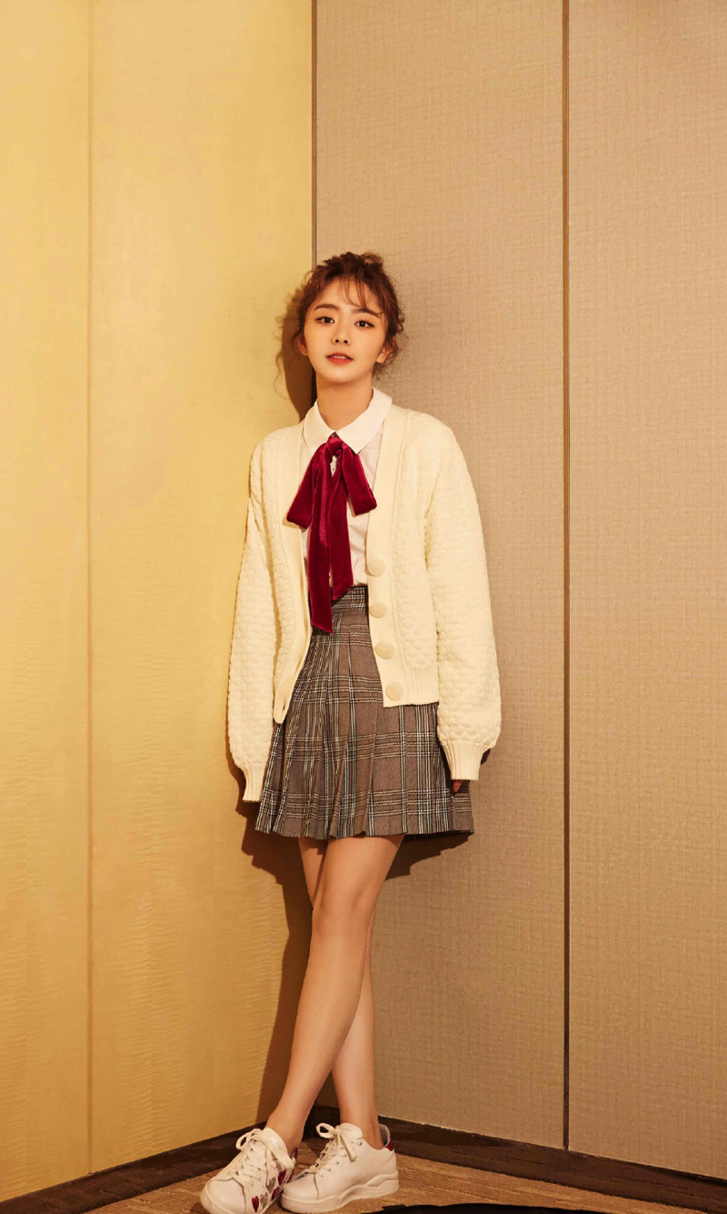 中国内地四川泸州影视女演员可爱女星谭松韵清纯静美写真图片