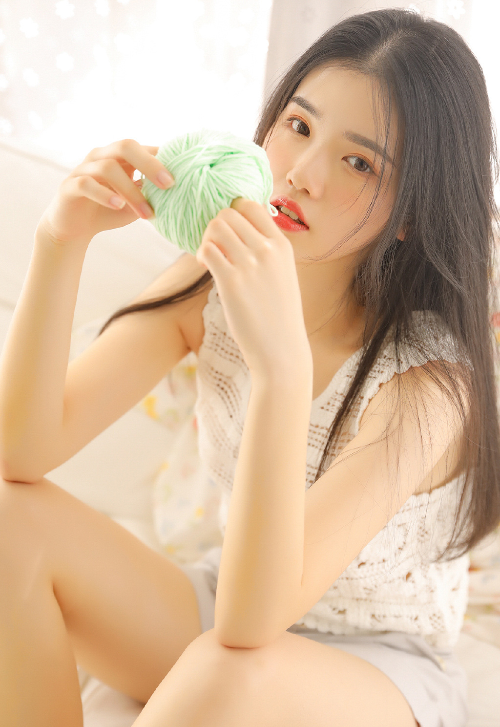 高清中国内地山东济南女演员李一桐Q清纯小公主白裙明星美女写真图片图片