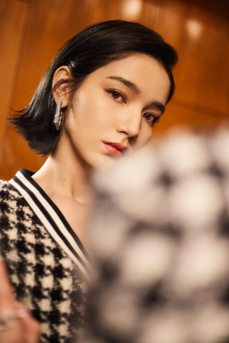中国内地影视新疆乌鲁木齐女演员代斯MAHB年度先生盛典优雅写真图片图片