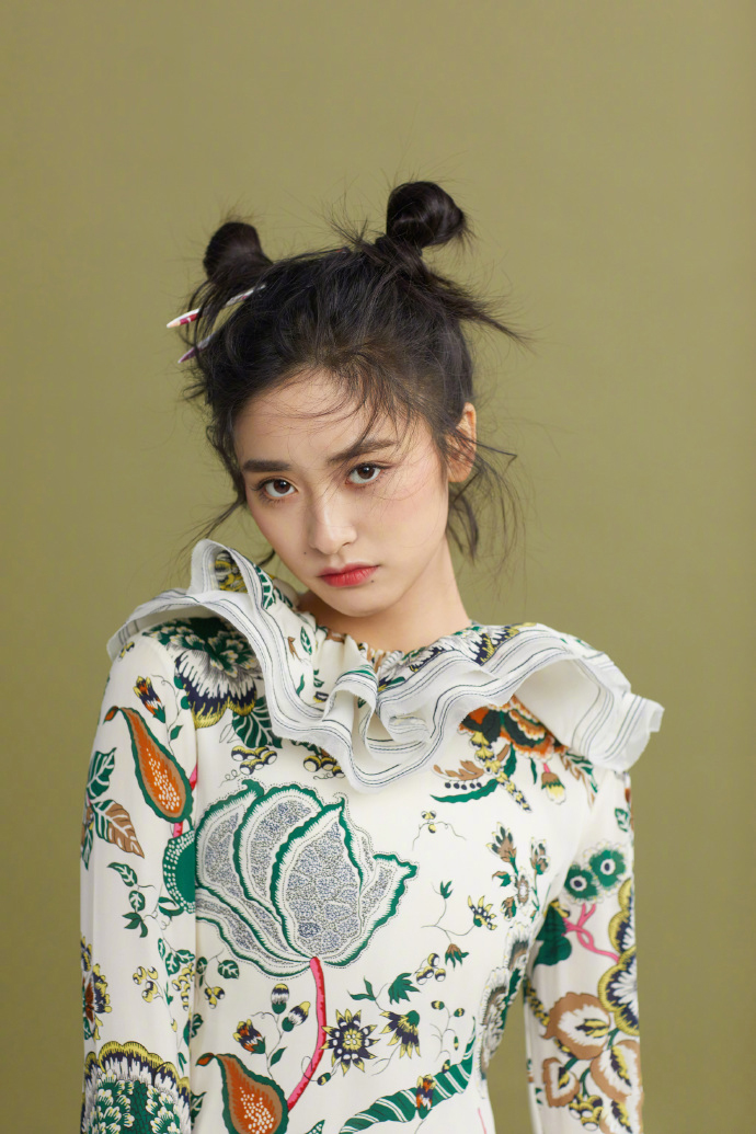 高清美女沈月写真图片图片