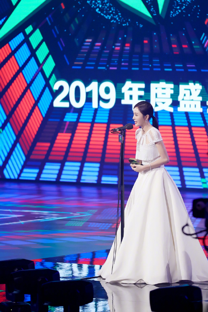 秦岚妙曼身姿古典性感写真图片图片