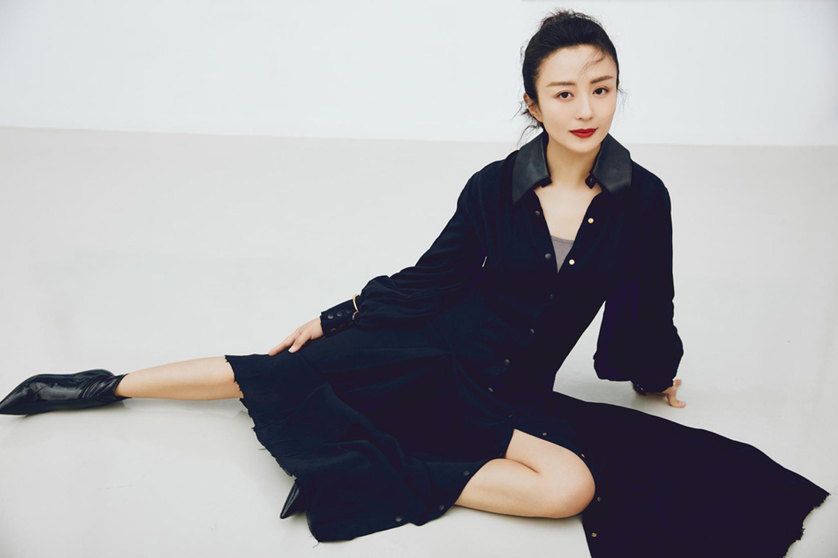 中国吉林省吉林著名的影视女演员杨童舒优雅气质时尚写真图片图片