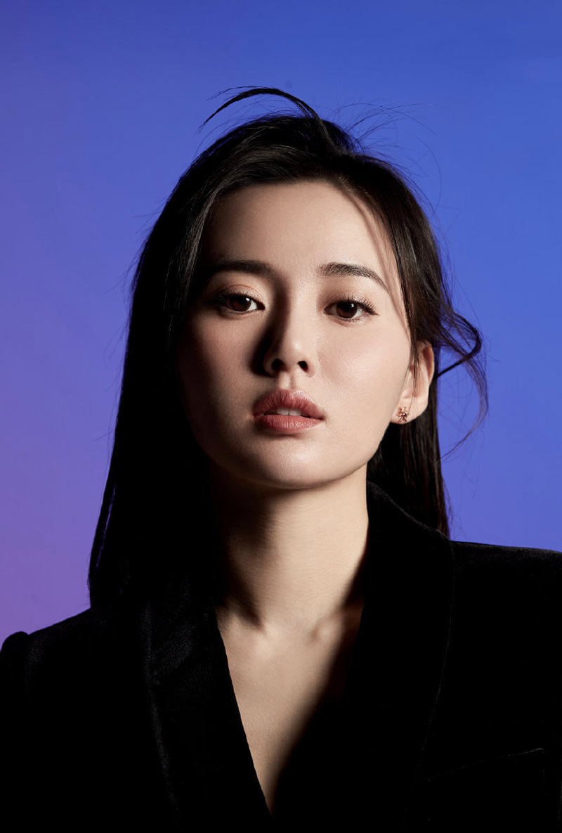 高清山东省青岛美女江铠同冷艳洋装小女人霸气时尚写真图片