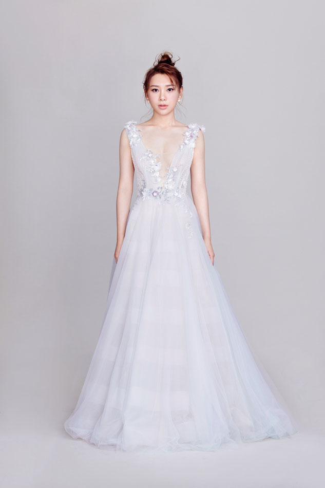 高清女星冯若绮红色性感靓丽写真图片图片