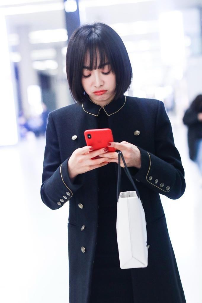 郭碧婷凌乱发型自拍写真图片图片