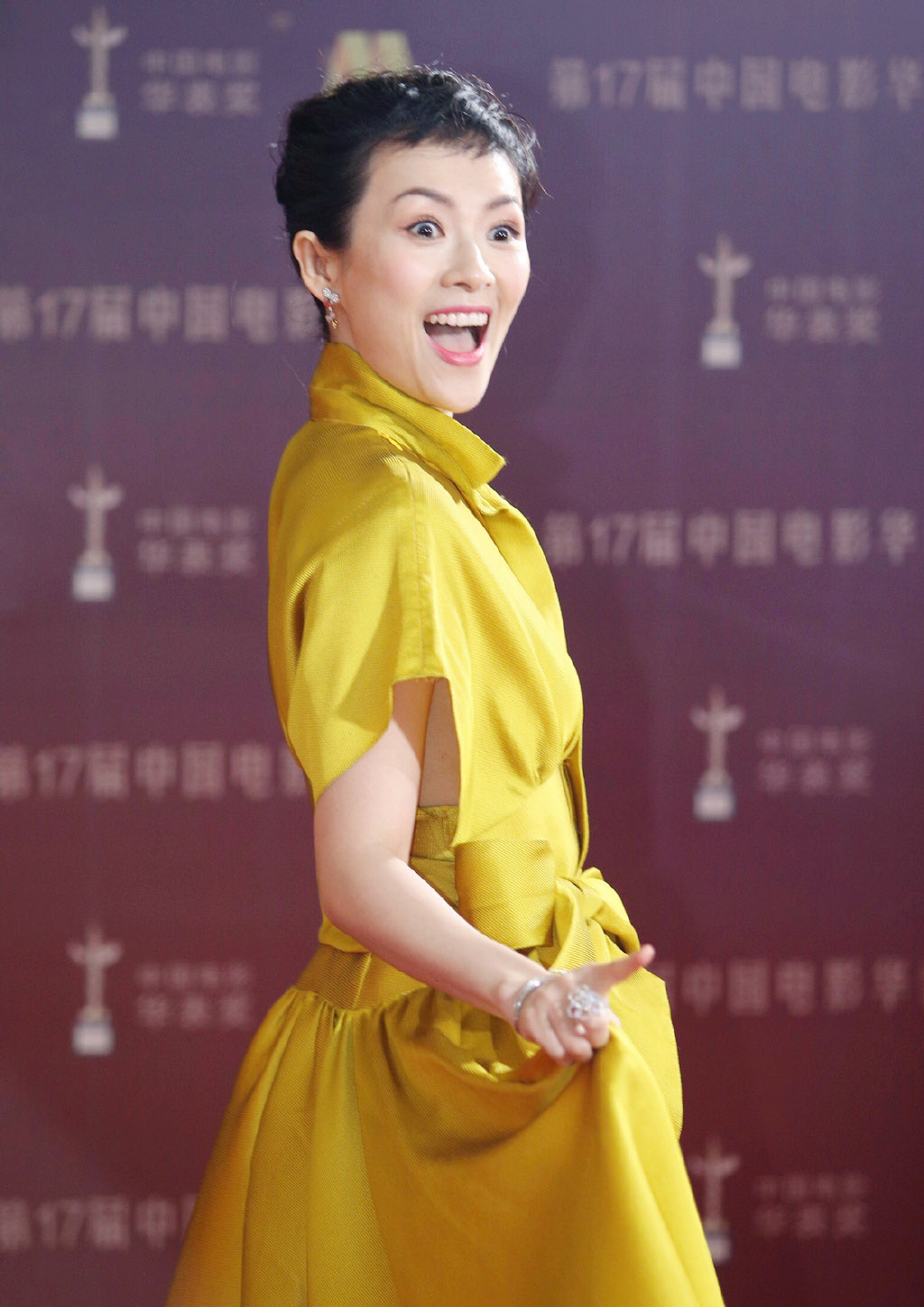 章子怡图片章子怡最新时尚封面图片 恋情甜美人比花娇图片