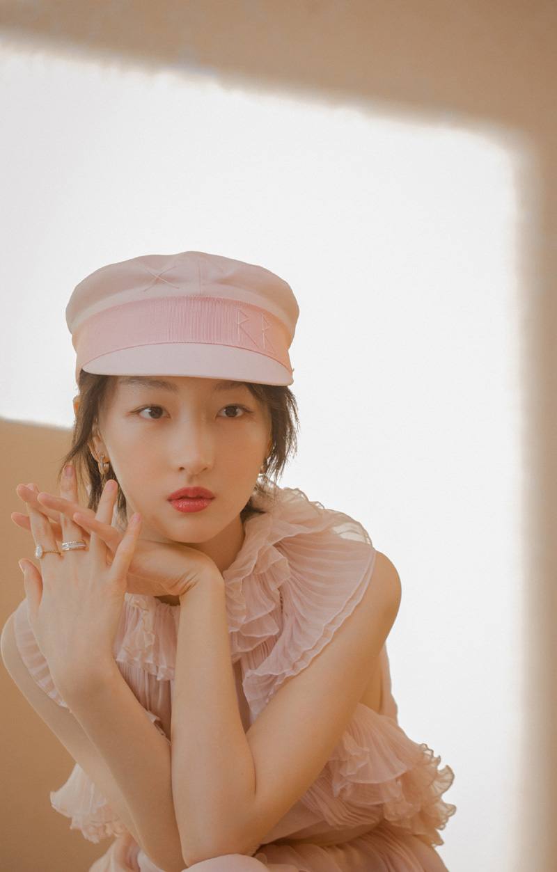 高清中国内地影视河北省石家庄女演员周冬雨百变造型时尚杂志写真图片壁纸图片