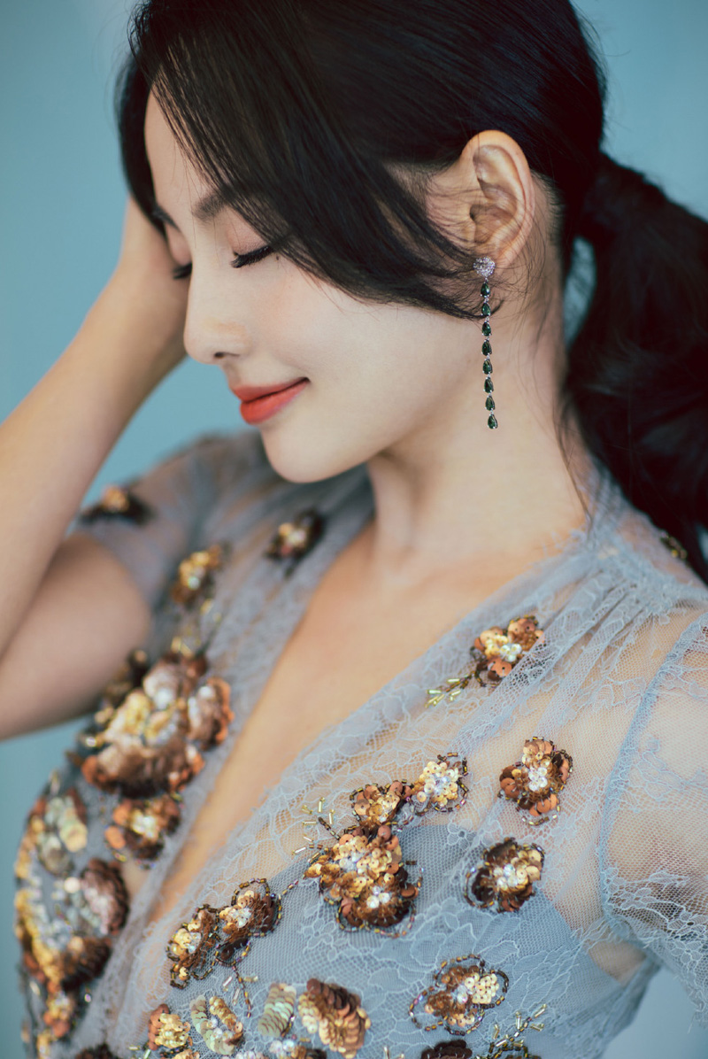 张嘉倪性感妩媚海边写真图片图片
