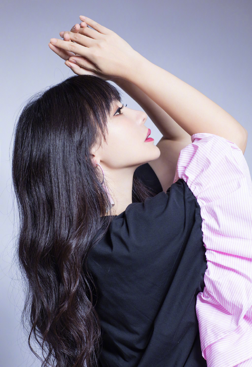 中国内地湖南衡阳女演员柳岩写真电脑桌面壁纸之网络美女图片
