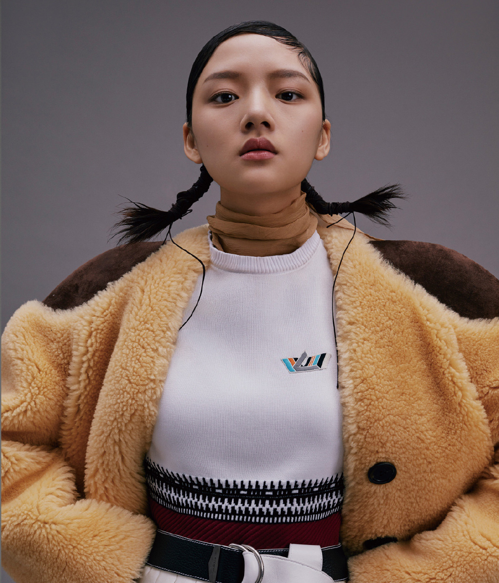 高清性感湖南美女任敏章鱼辫俏皮写真图片图片