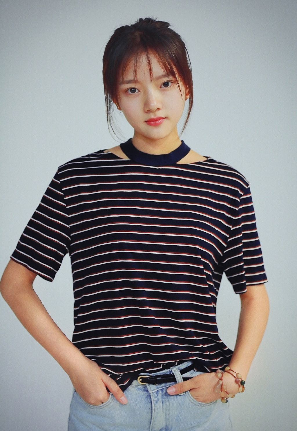 高清性感湖南美女任敏章鱼辫俏皮写真图片图片