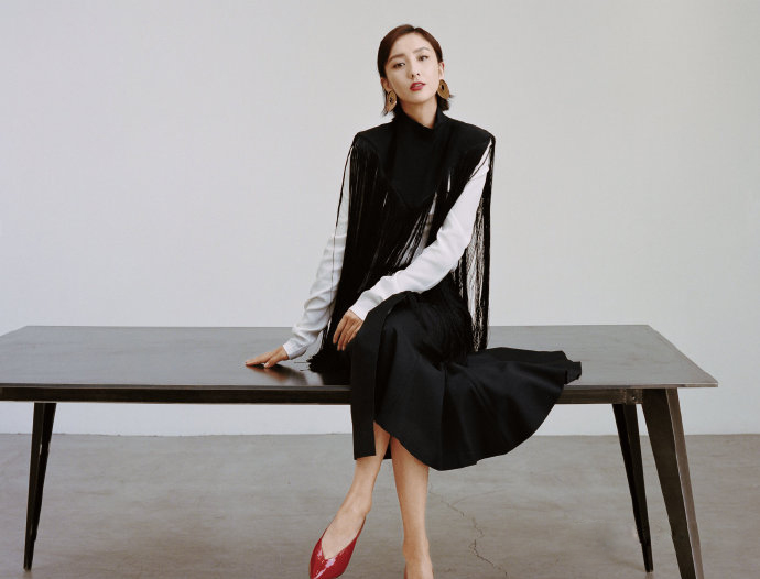 高清中国内地新疆伊犁影视女演员佟丽娅写真图片图片