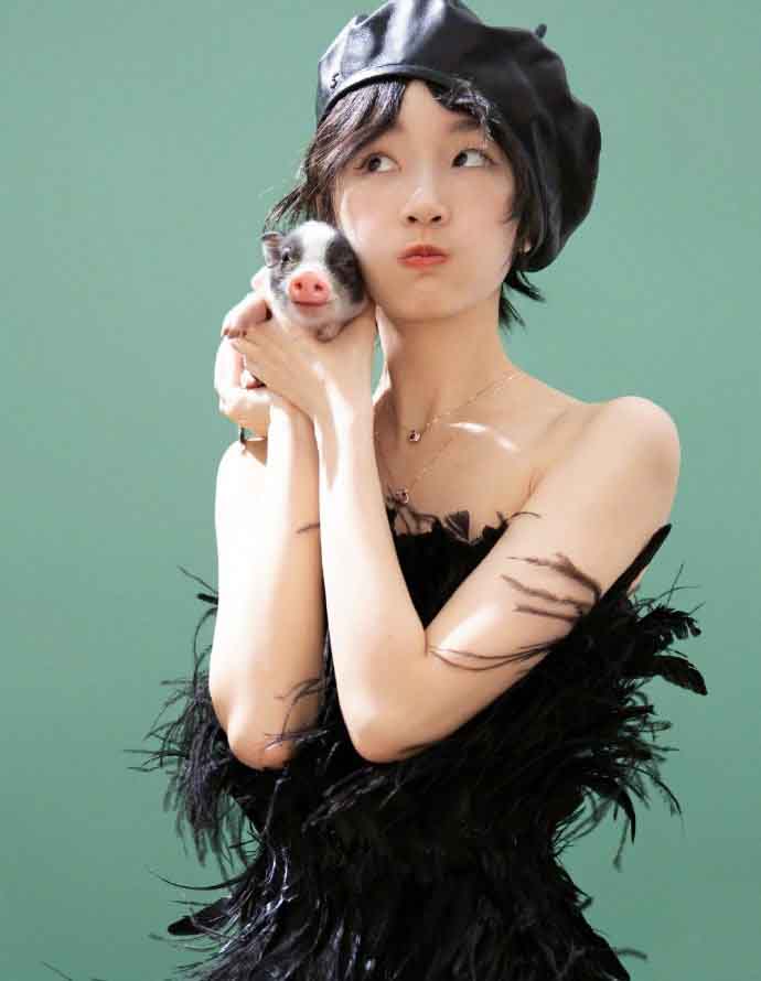 高清中国内地影视河北省石家庄女演员周冬雨百变造型时尚杂志写真图片壁纸图片