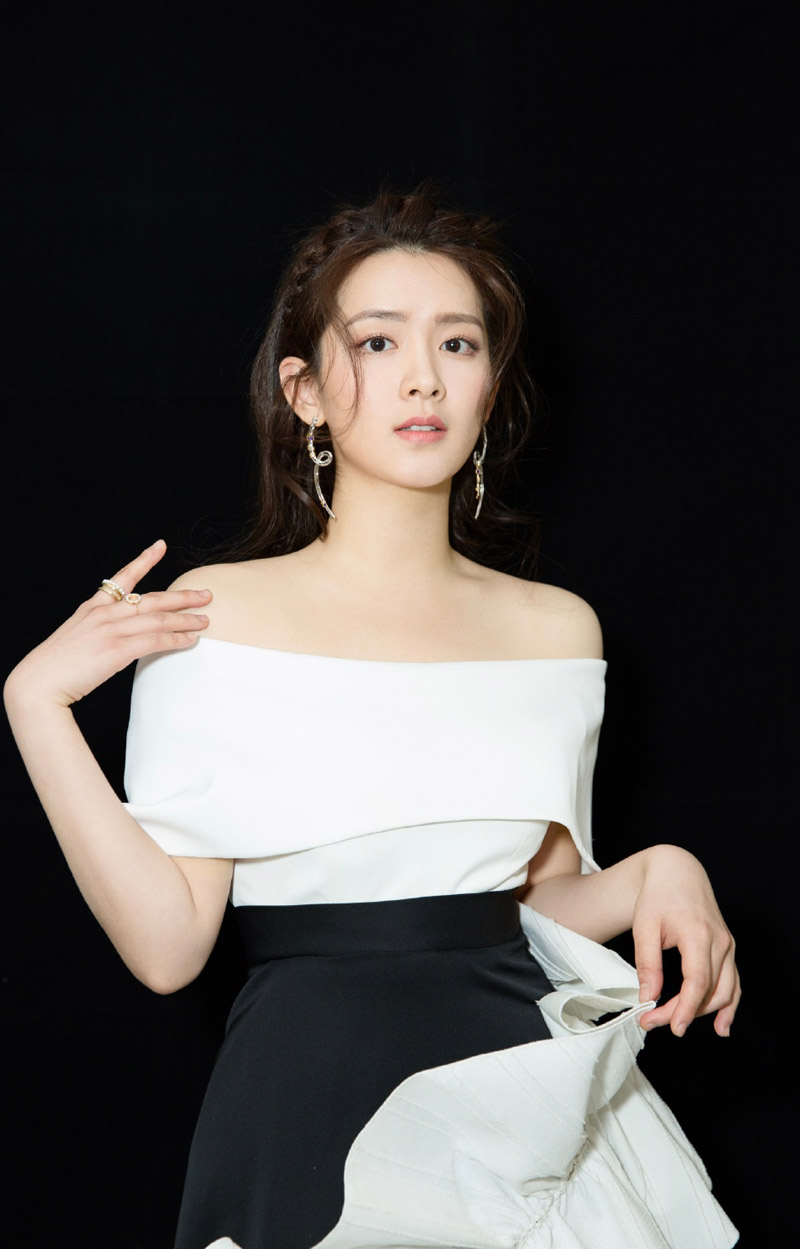 中国内地吉林长春男演员陈昊宇甜美英伦风写真图片图片