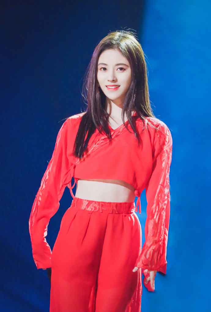 鞠婧祎图片