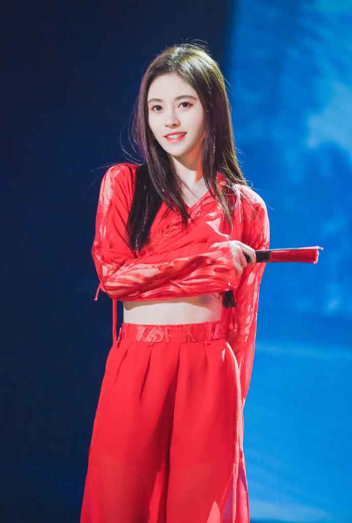 鞠婧祎图片