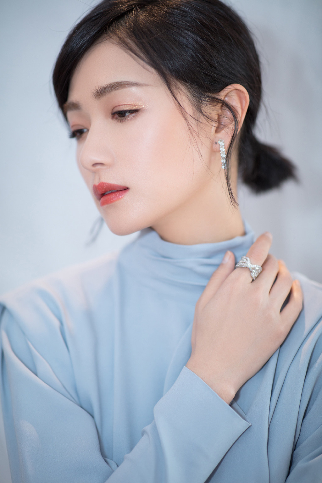 万茜优雅干练时尚写真图片图片