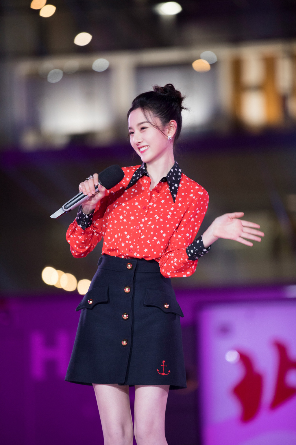 中国北京当代95后女演员小哪吒宋祖儿时尚清新写真桌面壁纸图片 中国北京当代95后女演员小哪吒宋祖儿时尚清新写真桌面壁纸图片