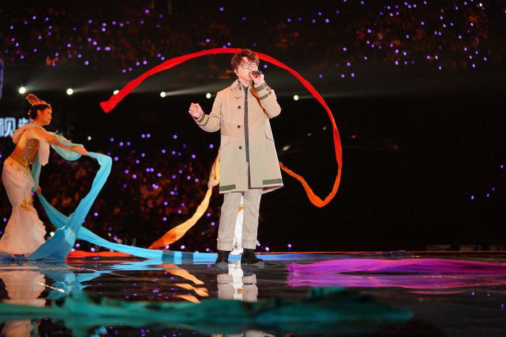 高清河南男星毛不易江苏卫视跨年演唱会图片图片