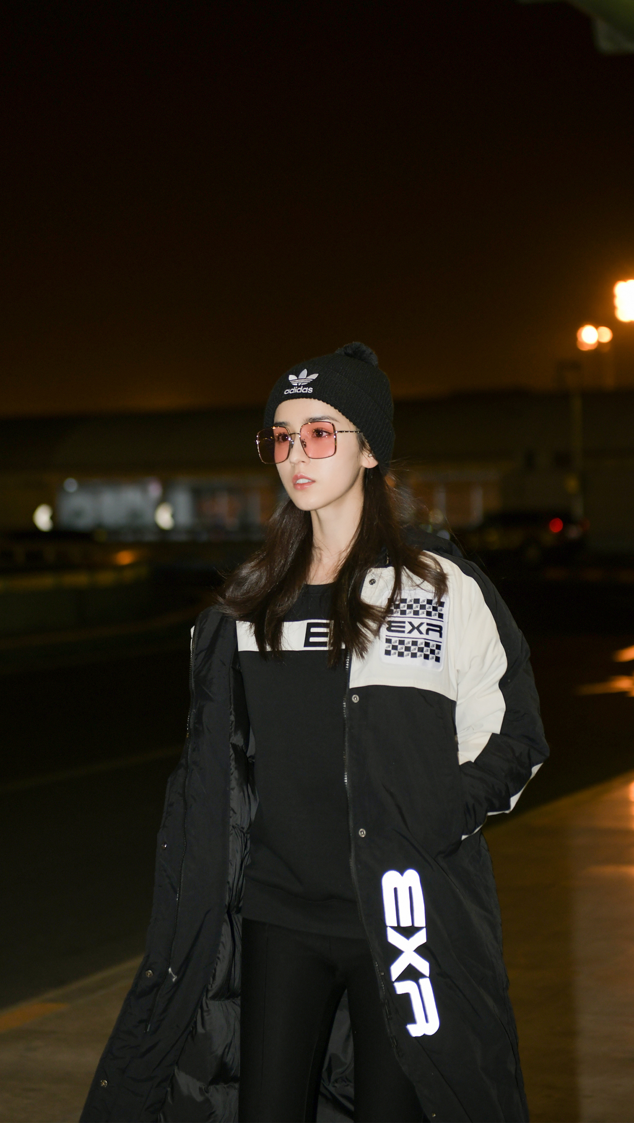 中国内地演员哈妮克孜唯美动人舞台照图片图片