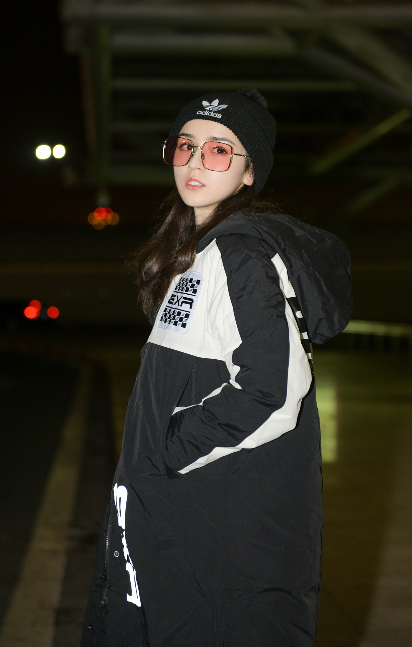 中国内地演员哈妮克孜唯美动人舞台照图片图片