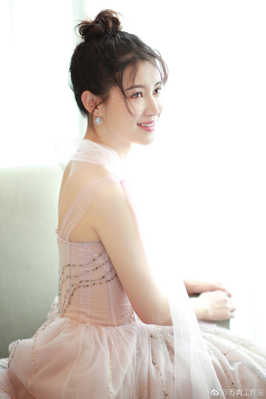 高清湖南衡阳美女气质美女苏青白色系珠宝写真图片图片