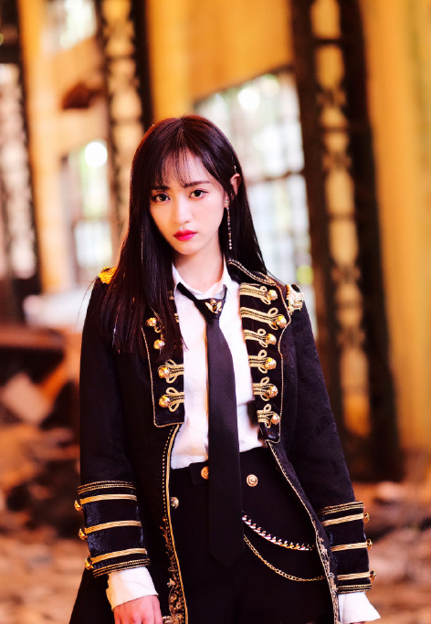 中国江苏南京，歌手、演员SNH48黄婷婷性感迷人写真图片图片