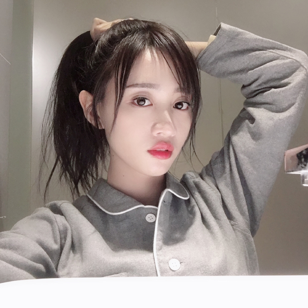 中国江苏南京，歌手、演员SNH48黄婷婷清新甜美写真图片图片
