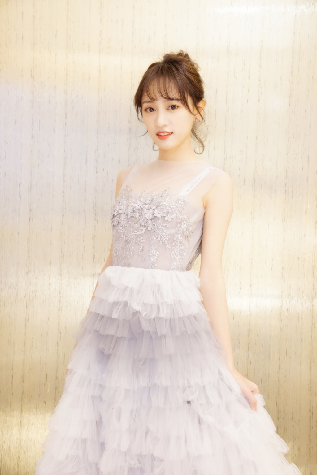 中国江苏南京，歌手、演员SNH48黄婷婷性感动人写真图片图片