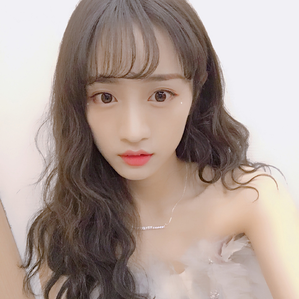 中国江苏南京，歌手、演员SNH48黄婷婷清新甜美写真图片图片