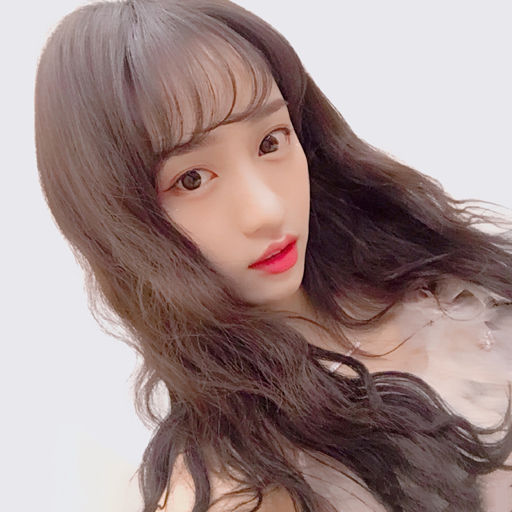 中国江苏南京，歌手、演员SNH48黄婷婷清新甜美写真图片图片
