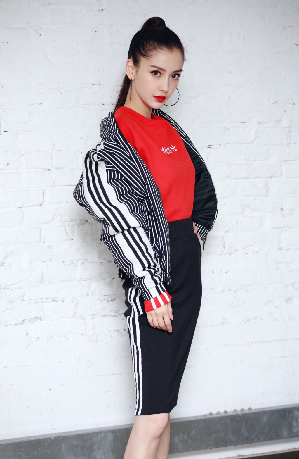 中国内地上海影视女演员Angelababy杨颖惊艳唯美高清桌面壁纸图片